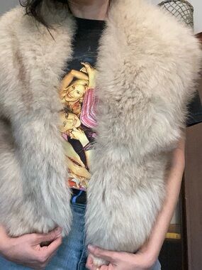 Vintage animal fur (possibly faux?) stole shawl with hook eye closure cream tan